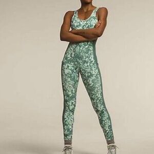 THE NORTH FACE WOMENS DUNE SKY LONG ONESIE brand new with tags color greenXL